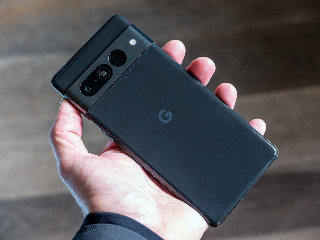 In-depth review highlighting the standout functionalities of the Google Pixel 7 Pro.